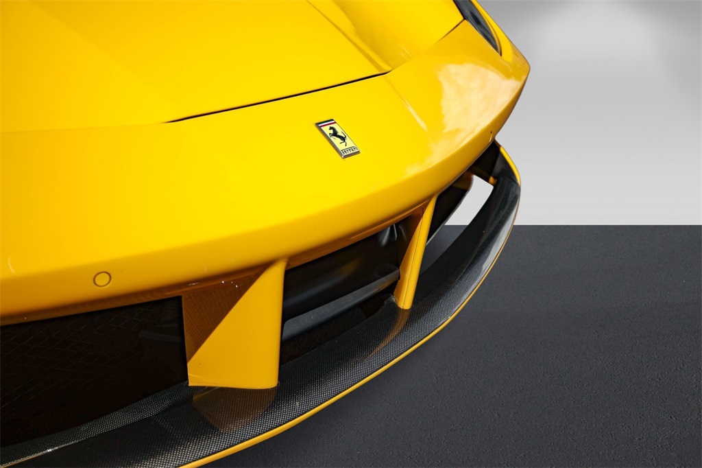 2016 Ferrari 488 GTB photo 10
