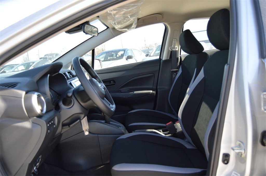 2025 Nissan Versa S photo 21