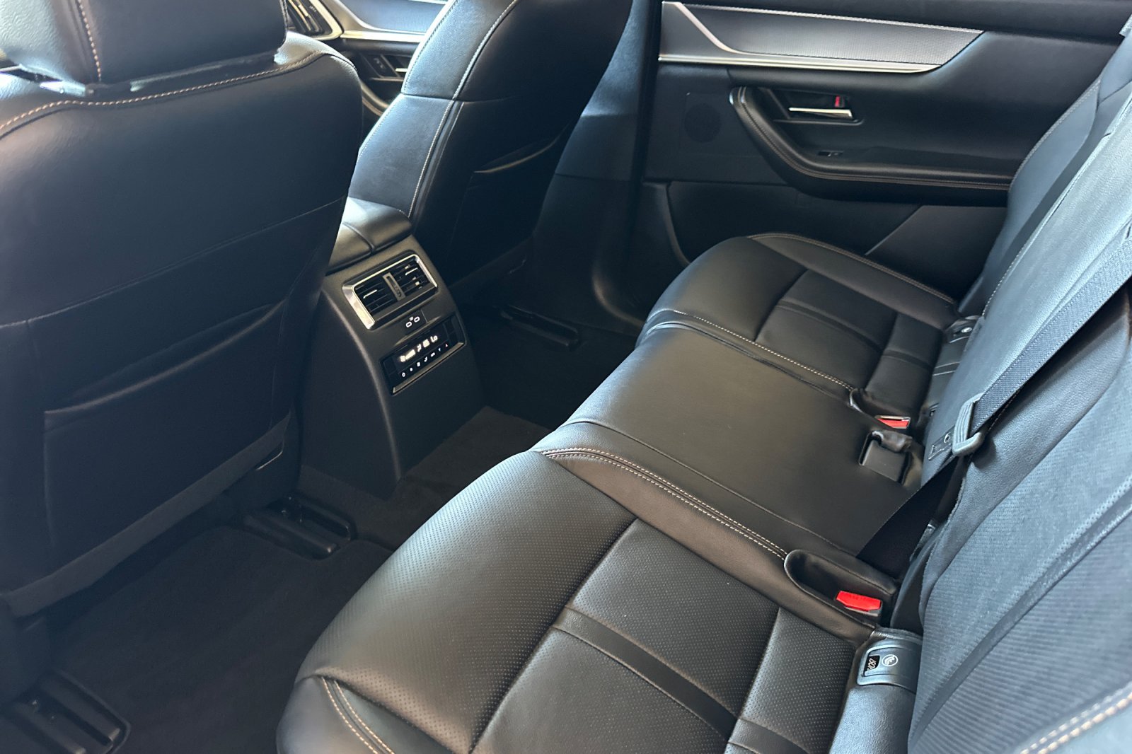 2024 Mazda CX-90 3.3 Turbo Preferred photo 13