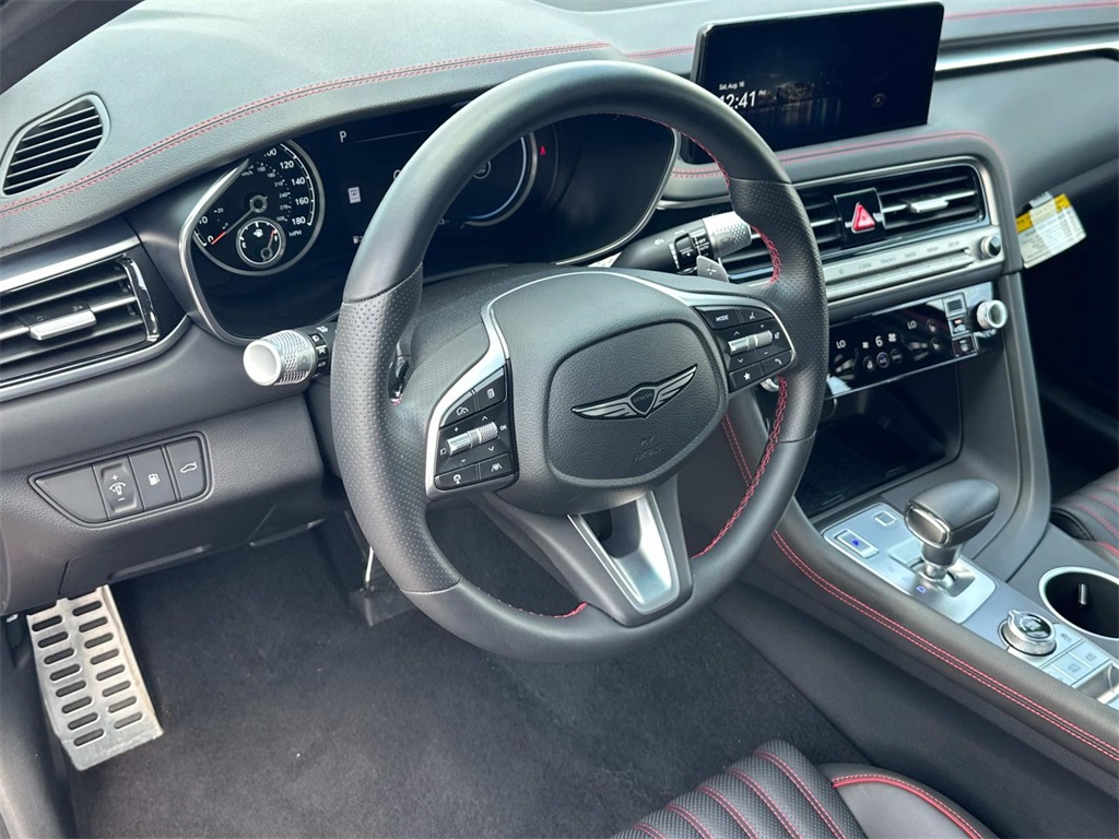 2025 Genesis G70 2.5T photo 2