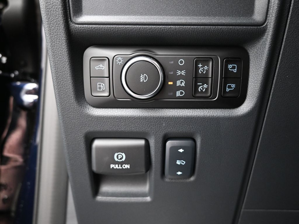 2025 Ford F-150 Lariat photo 13