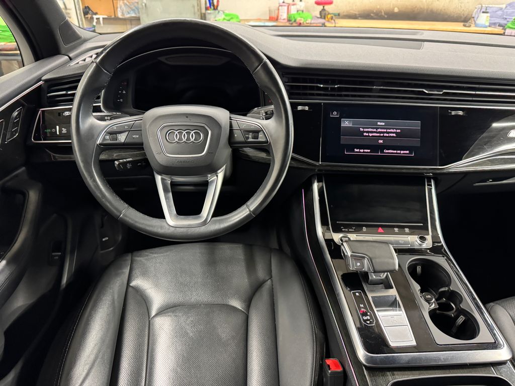 2021 Audi Q7 55 Prestige photo 16