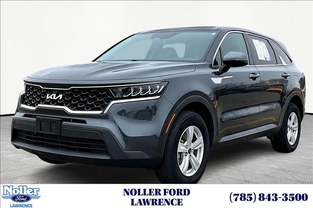 2023 Kia Sorento LX's photo