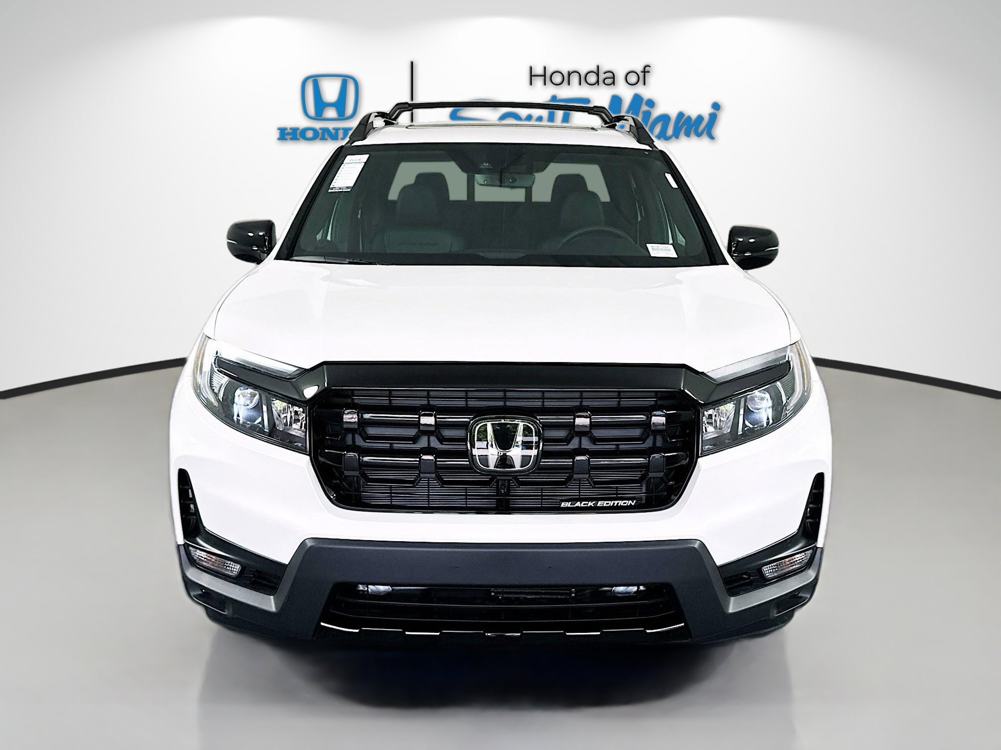 2025 Honda Ridgeline Black Edition photo 2