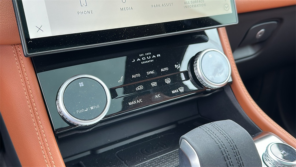 2026 Jaguar F-PACE P400 R-Dynamic S photo 19