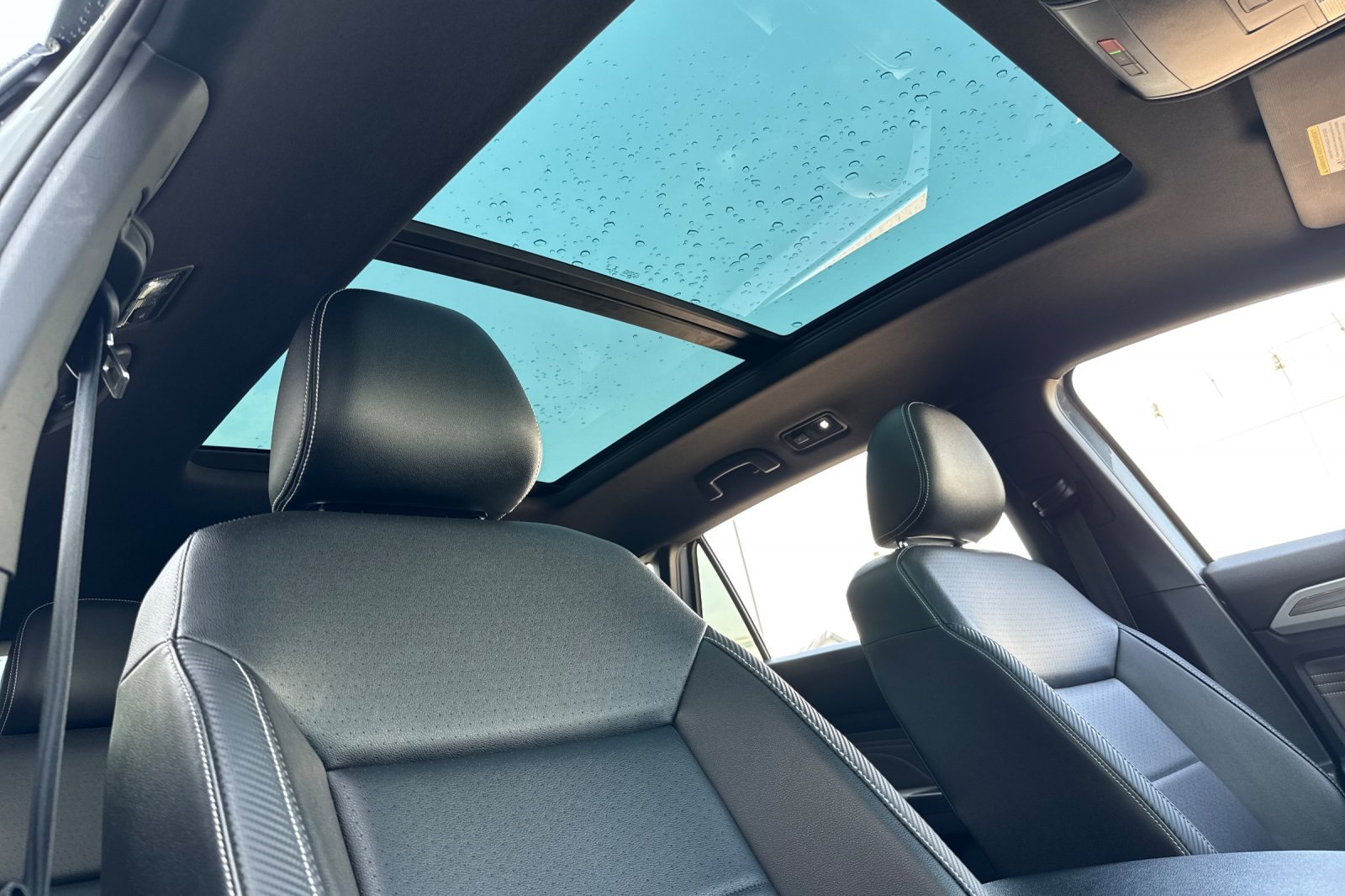 2022 Volkswagen Atlas Cross Sport V6 SE Technology photo 17