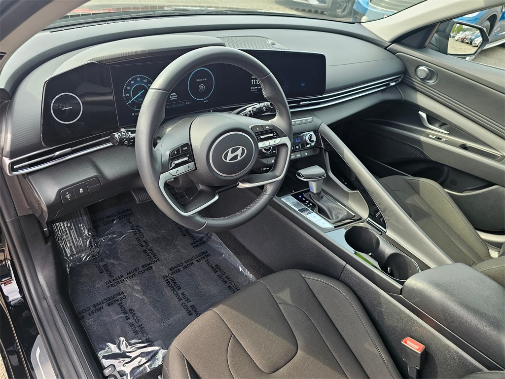 2024 Hyundai Elantra SEL Convenience photo 19