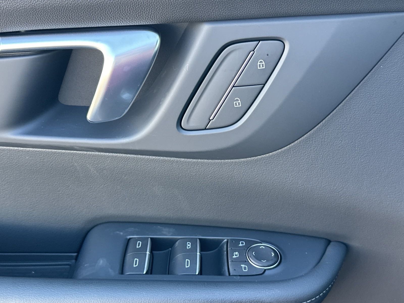 2025 Buick Enclave Sport Touring photo 17