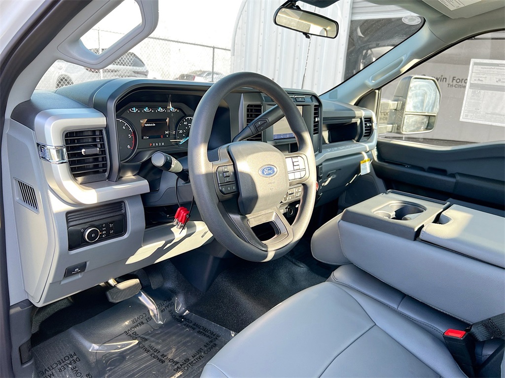 2024 Ford F-350 XL photo 3