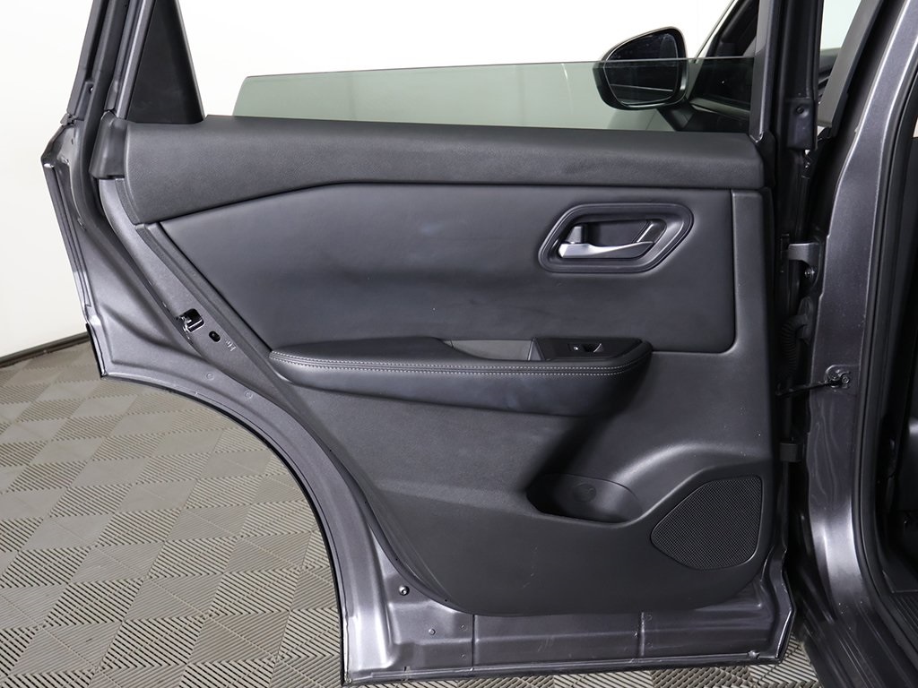 2024 Nissan Rogue SV photo 21