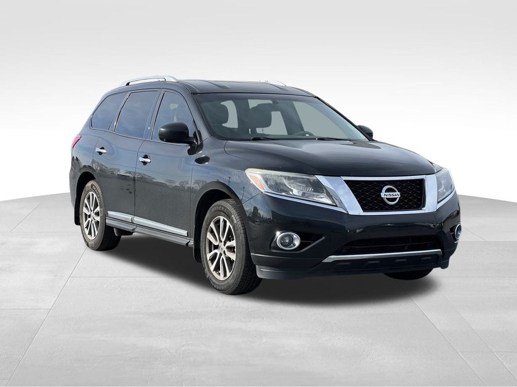 2015 Nissan Pathfinder SL's photo