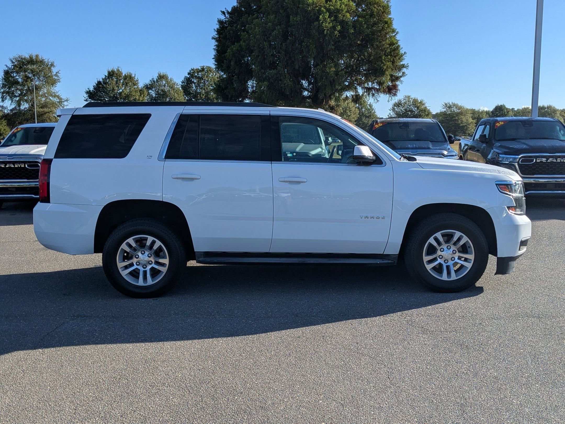 2019 Chevrolet Tahoe LT photo 3