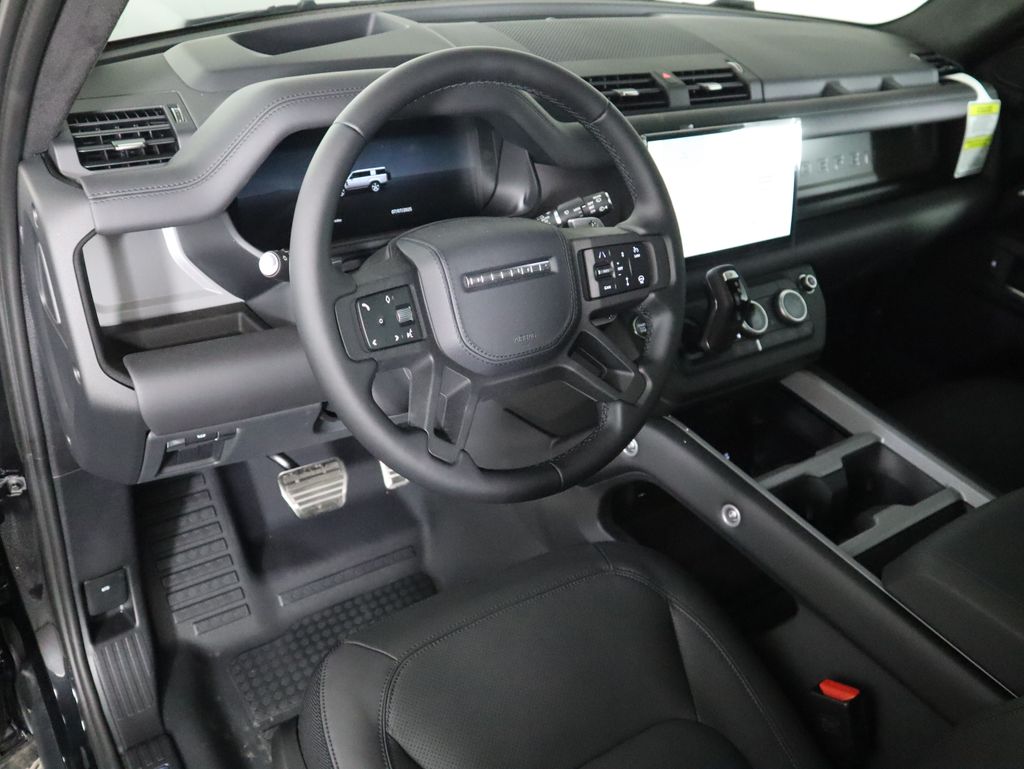 2025 Land Rover Defender 130 V8 photo 9