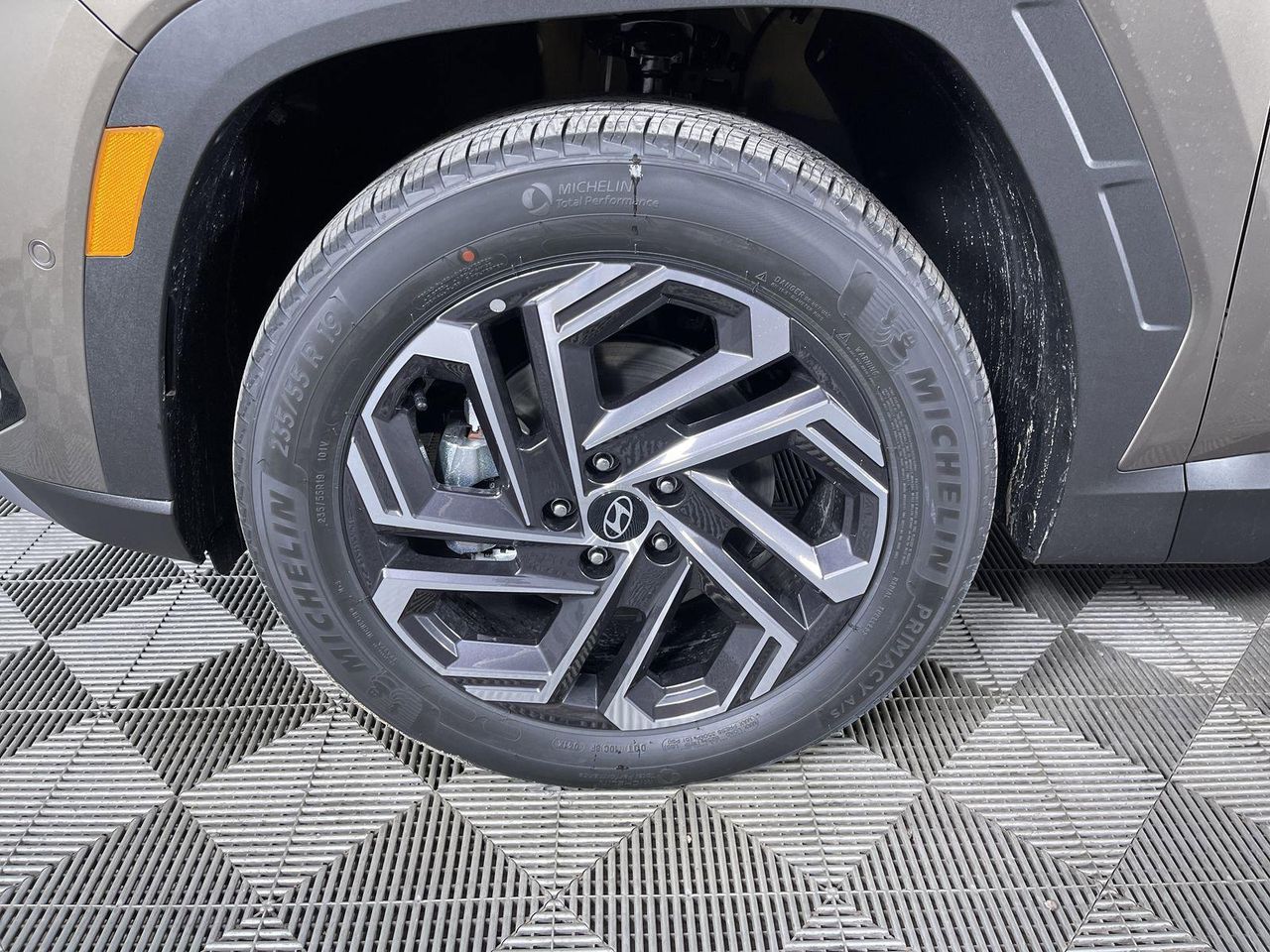 2025 Hyundai Tucson Limited photo 8