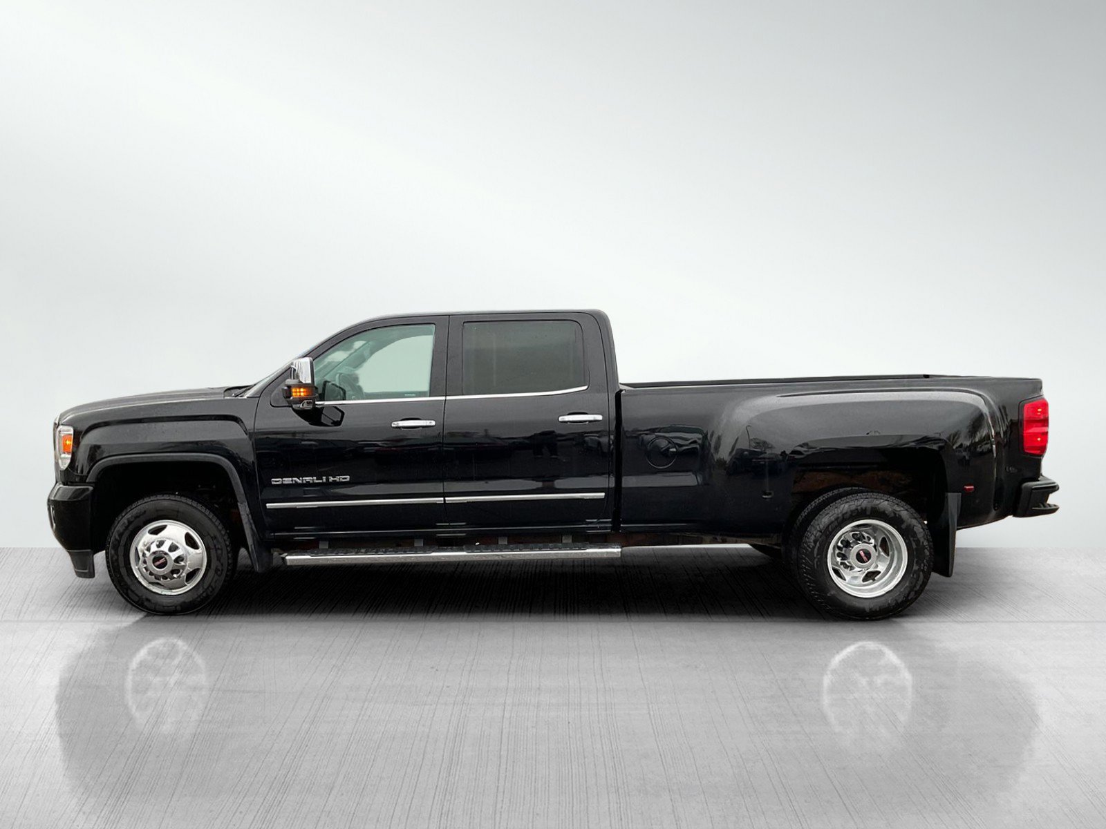 Used 2019 GMC Sierra 3500 Denali HD Denali with VIN 1GT42WEG1KF169996 for sale in Brainerd, Minnesota