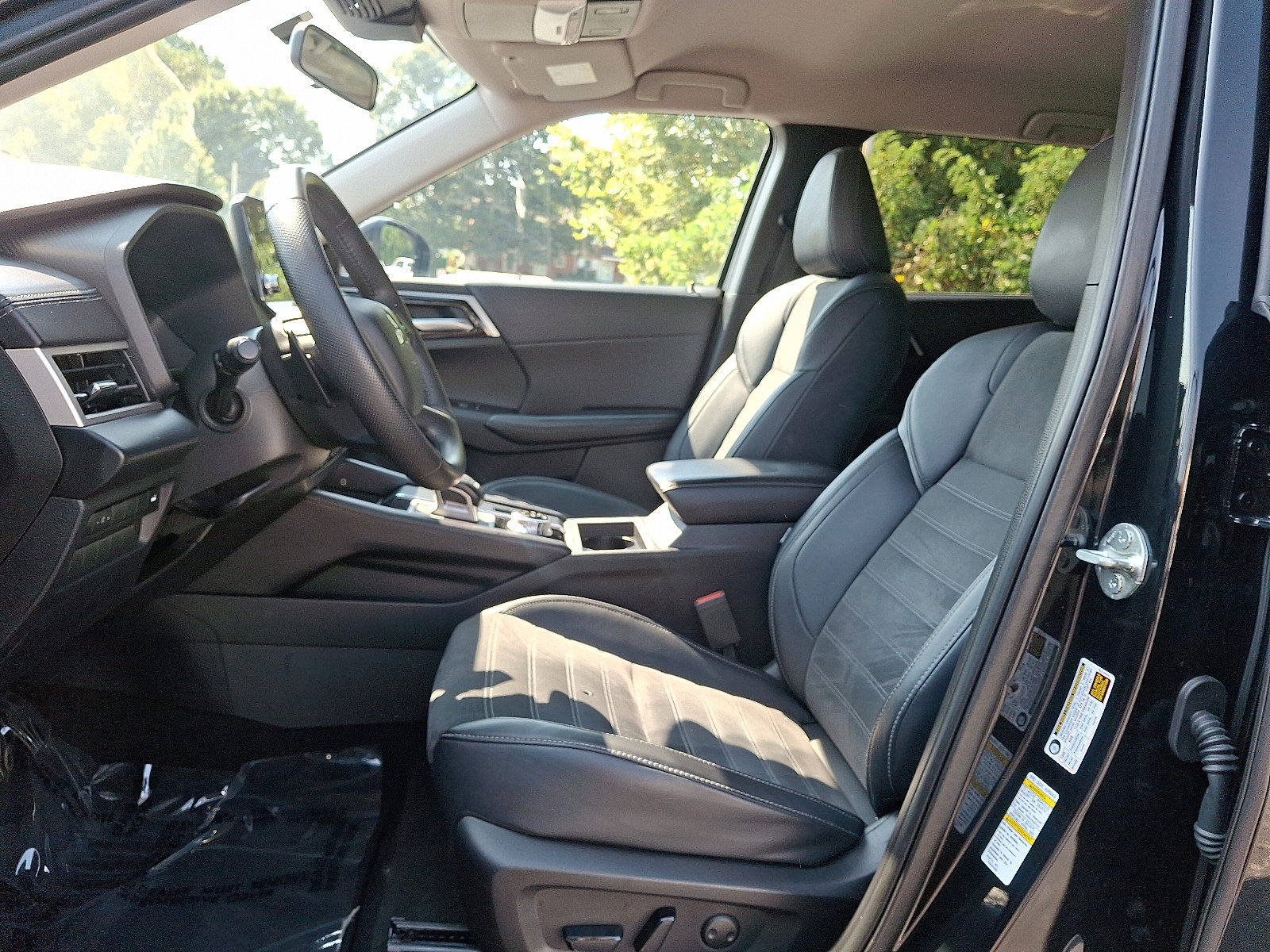 2024 Mitsubishi Outlander SE photo 11