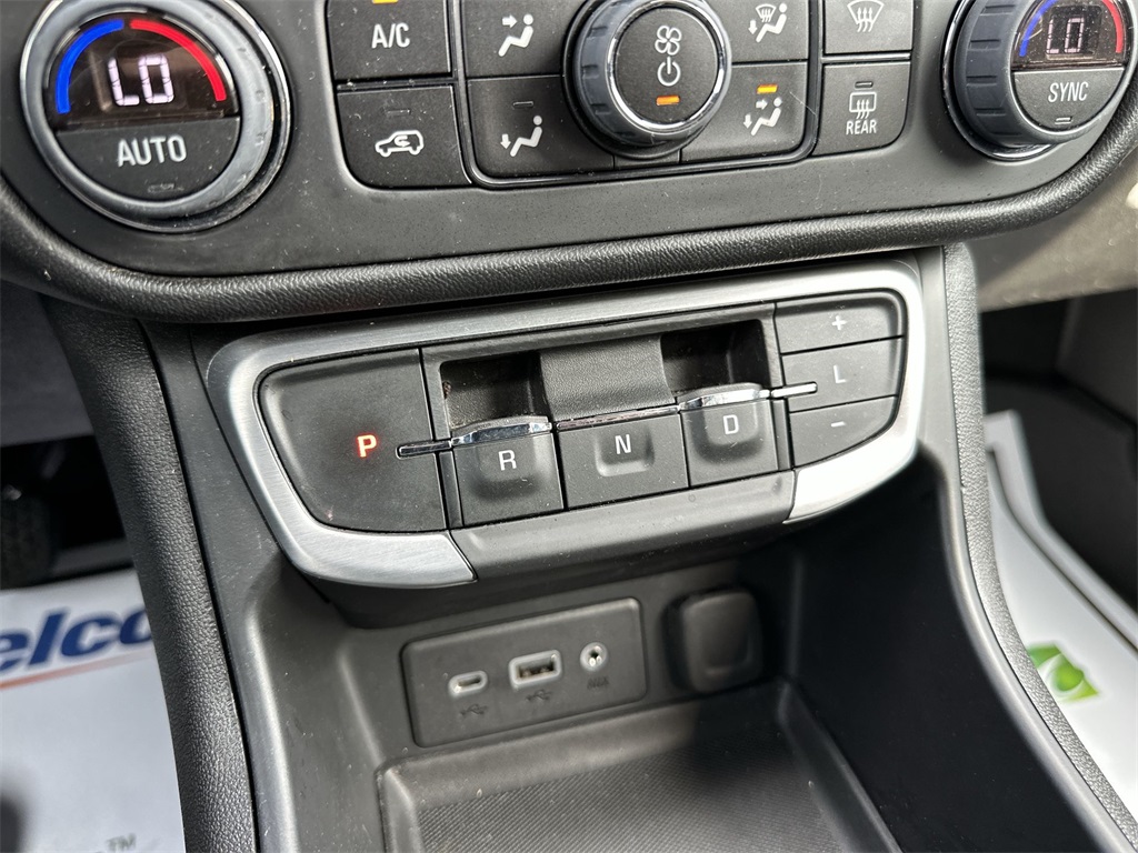 2023 Gmc Terrain SLE photo 18