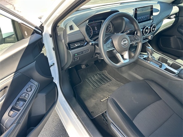 2024 Nissan Sentra SV photo 9
