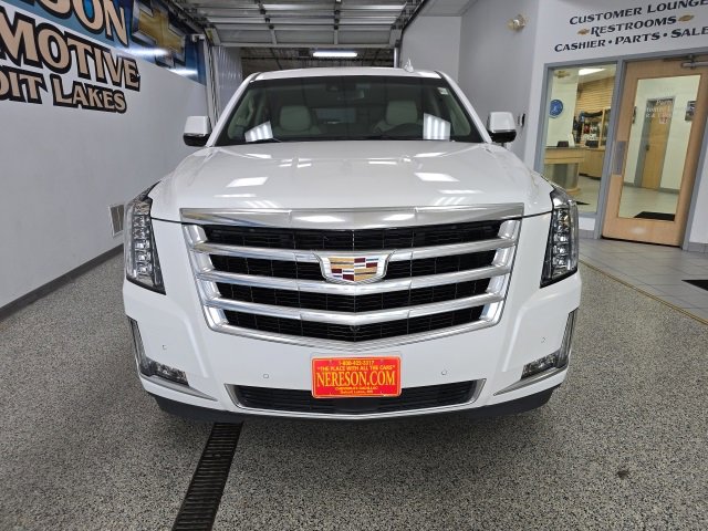 Used 2020 Cadillac Escalade Premium Luxury with VIN 1GYS4CKJ1LR141271 for sale in Detroit Lakes, Minnesota