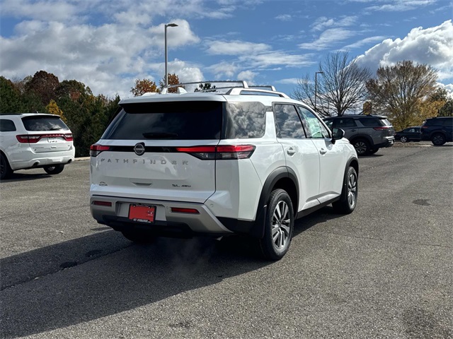 2025 Nissan Pathfinder SL photo 4
