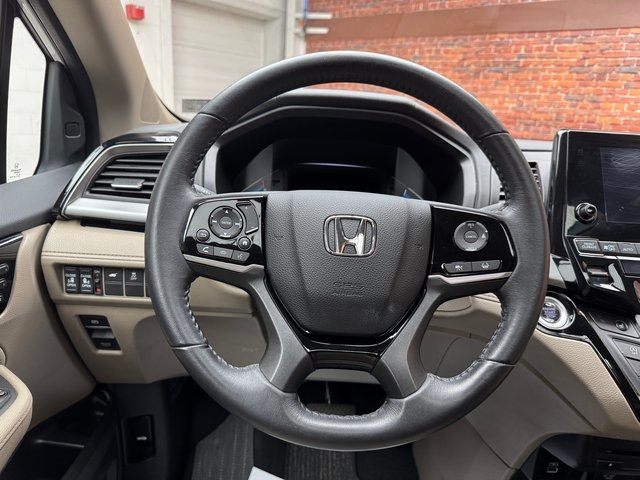 2023 Honda Odyssey Touring photo 11