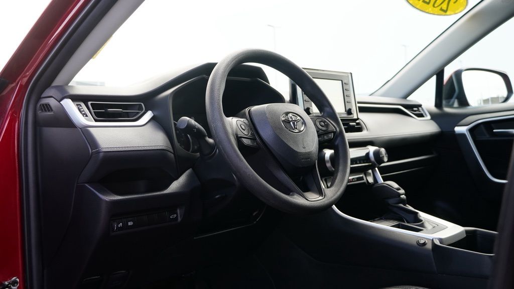 2022 Toyota RAV4 XLE photo 10