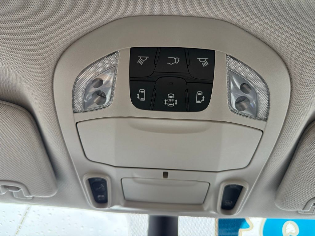 2024 Chrysler Pacifica Limited photo 23