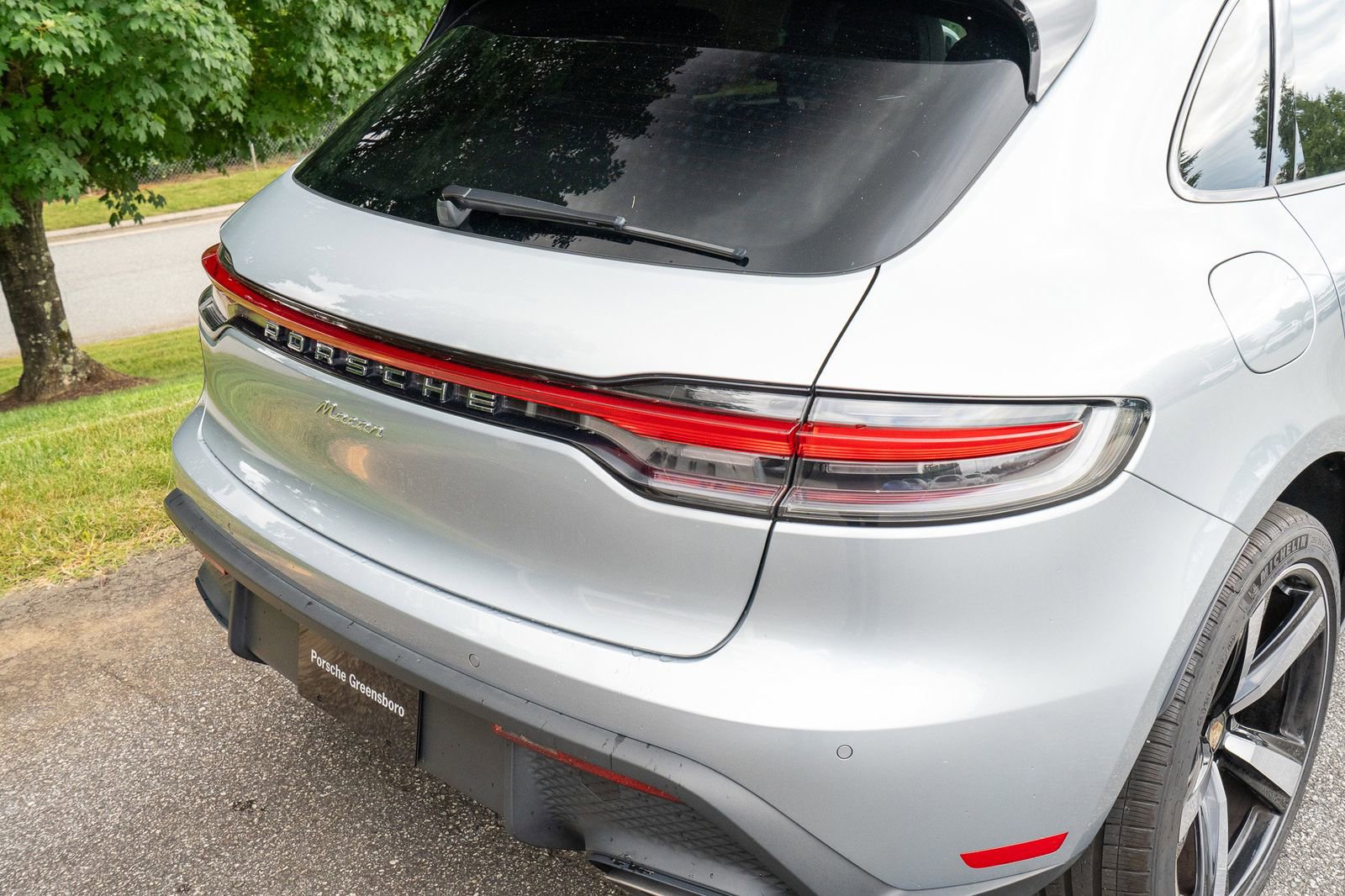 2024 Porsche Macan Base photo 17
