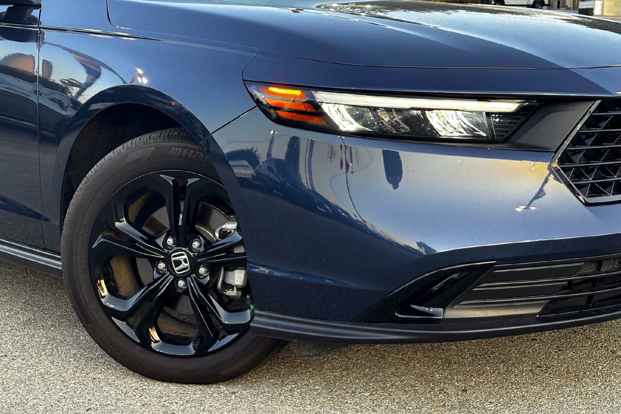 2025 Honda Accord SE photo 2