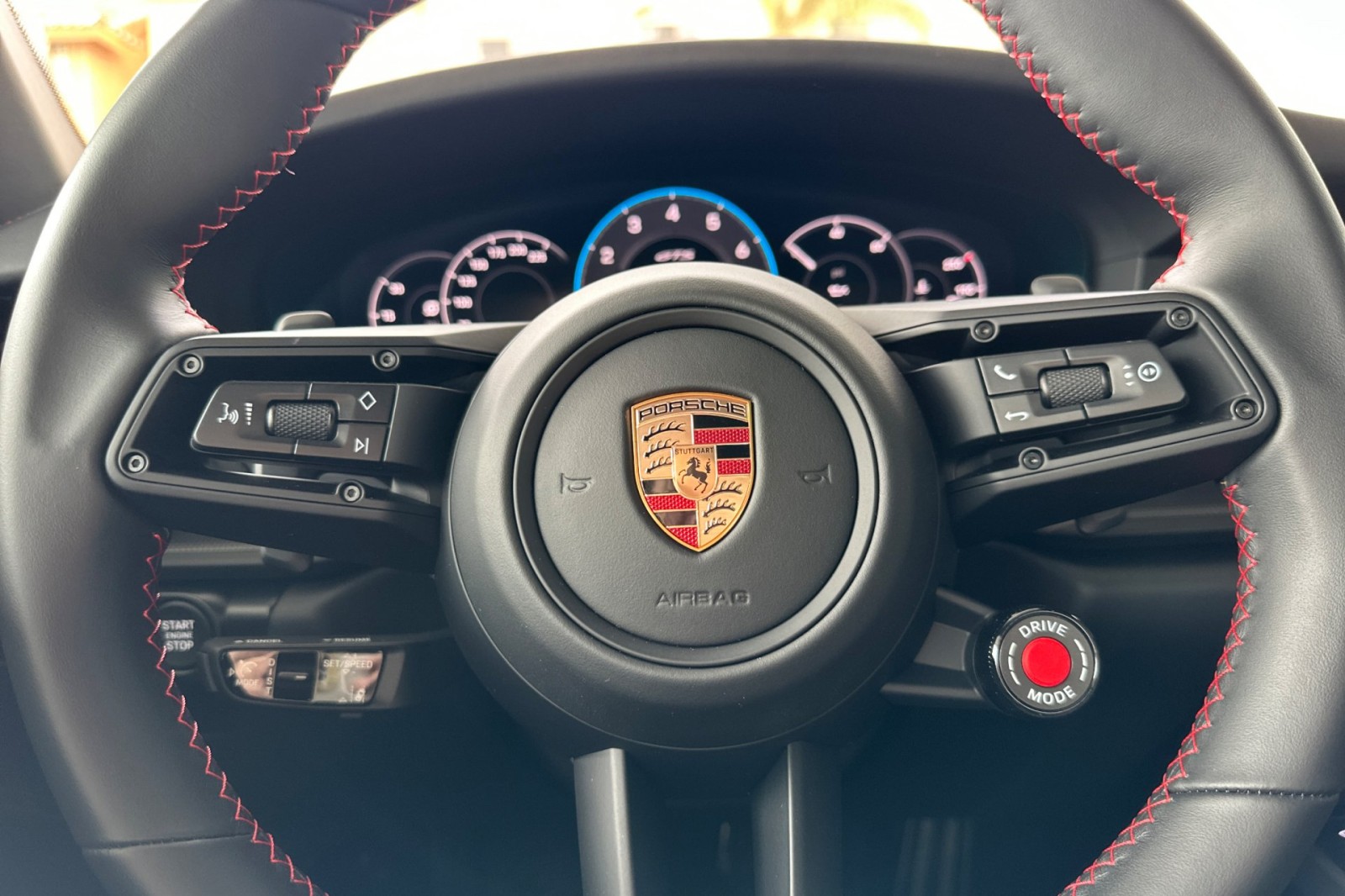 2026 Porsche 911 GTS photo 25