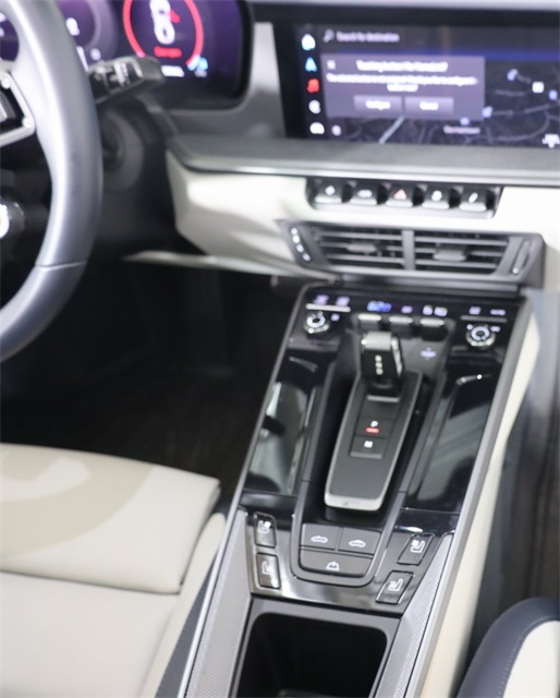 2025 Porsche 911 photo 33