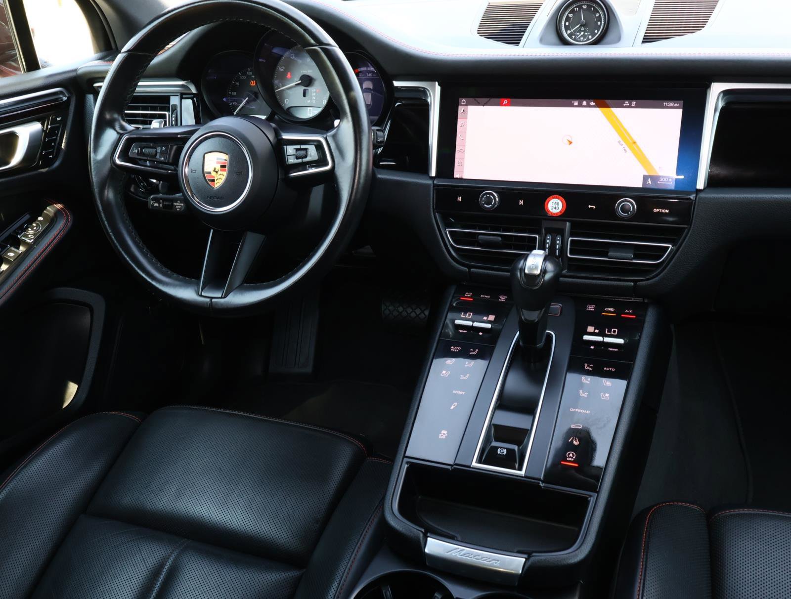 2023 Porsche Macan S photo 10