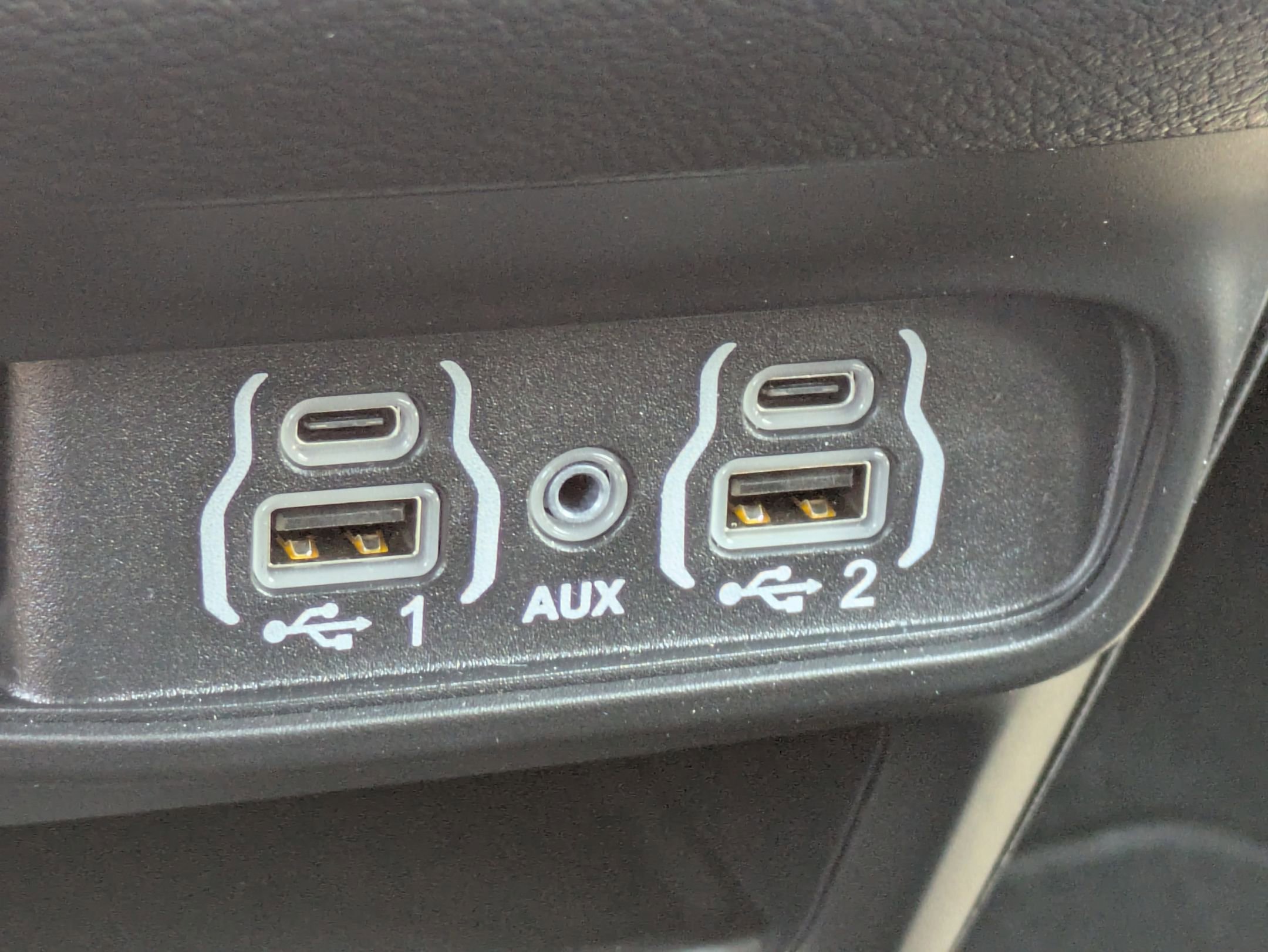 2025 Chrysler Voyager LX photo 19