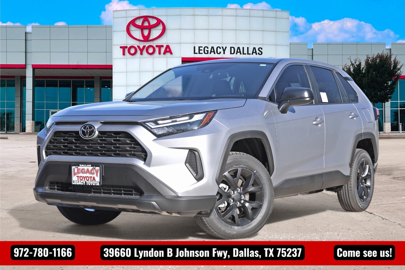 2025 Toyota RAV4 LE's photo