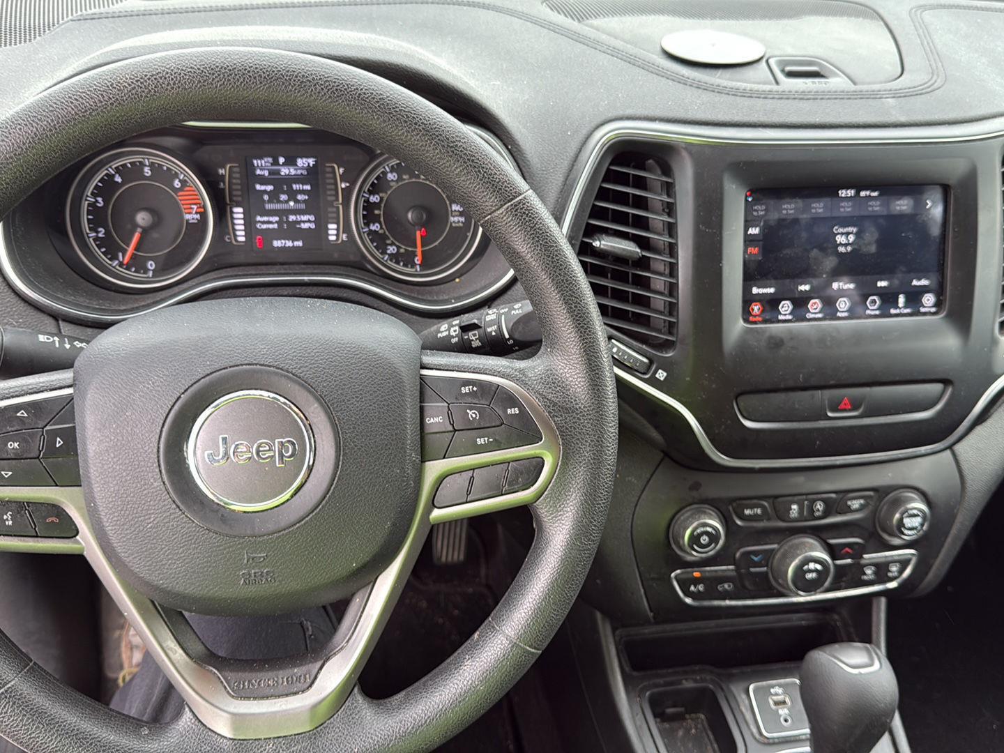 2019 Jeep Cherokee Latitude photo 9