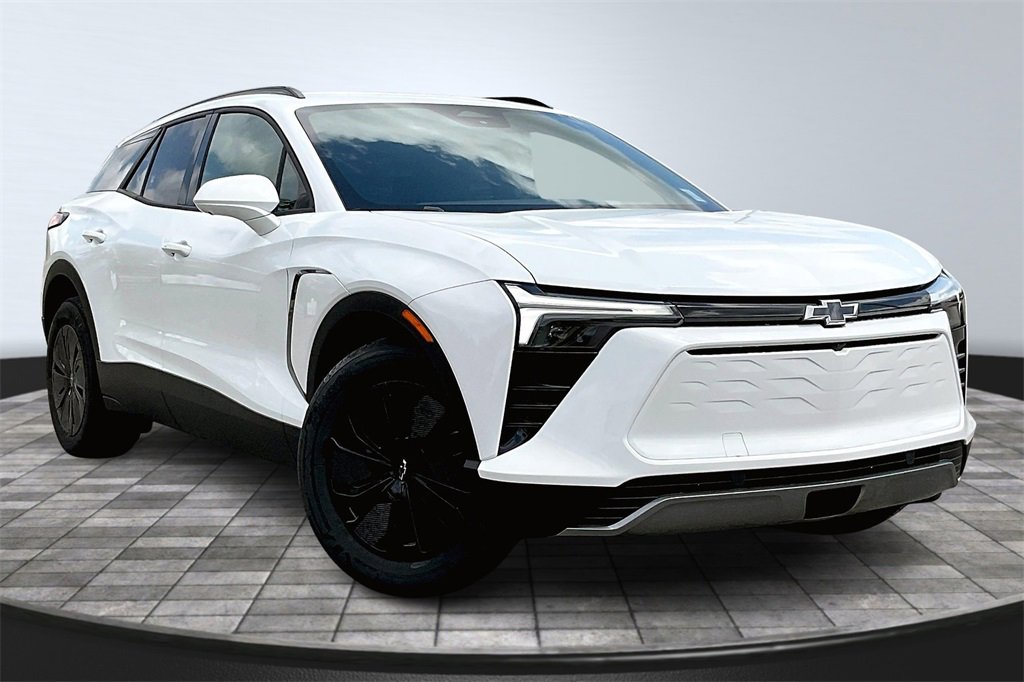2025 Chevrolet Blazer EV photo 2