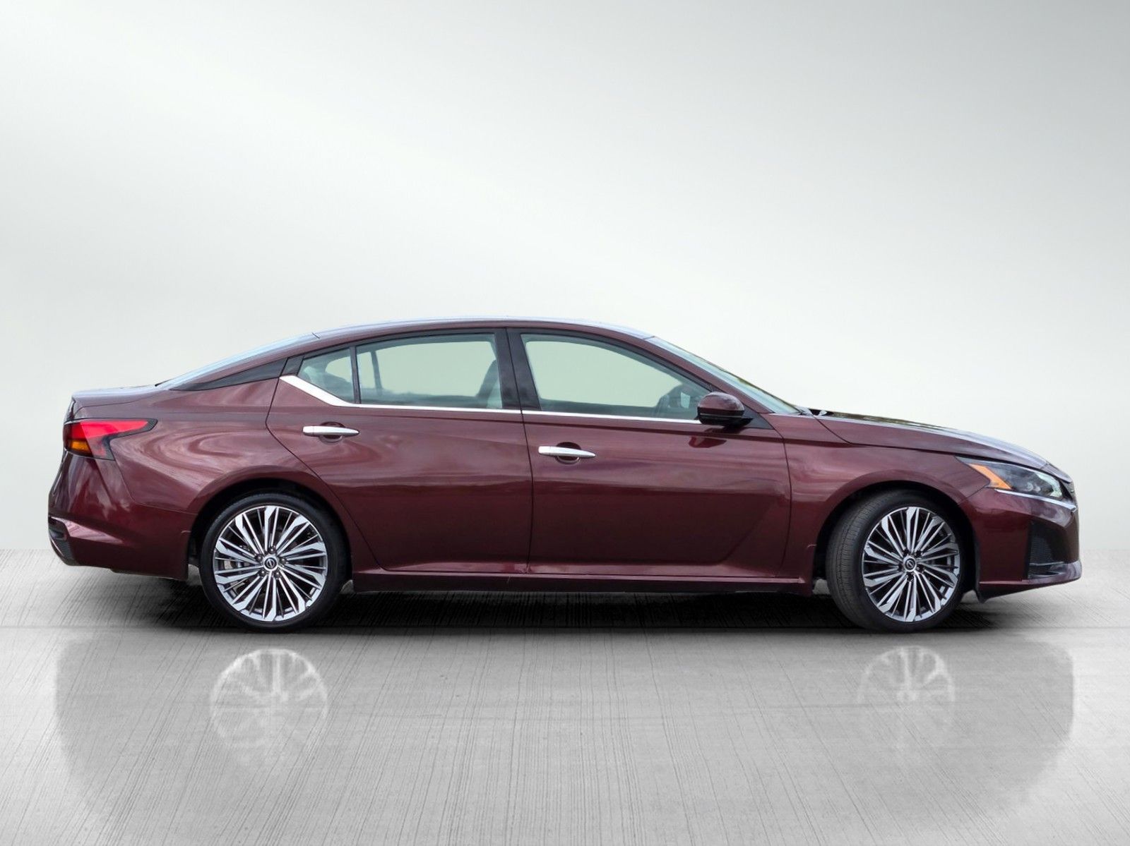 2024 Nissan Altima 2.5 SL photo 2