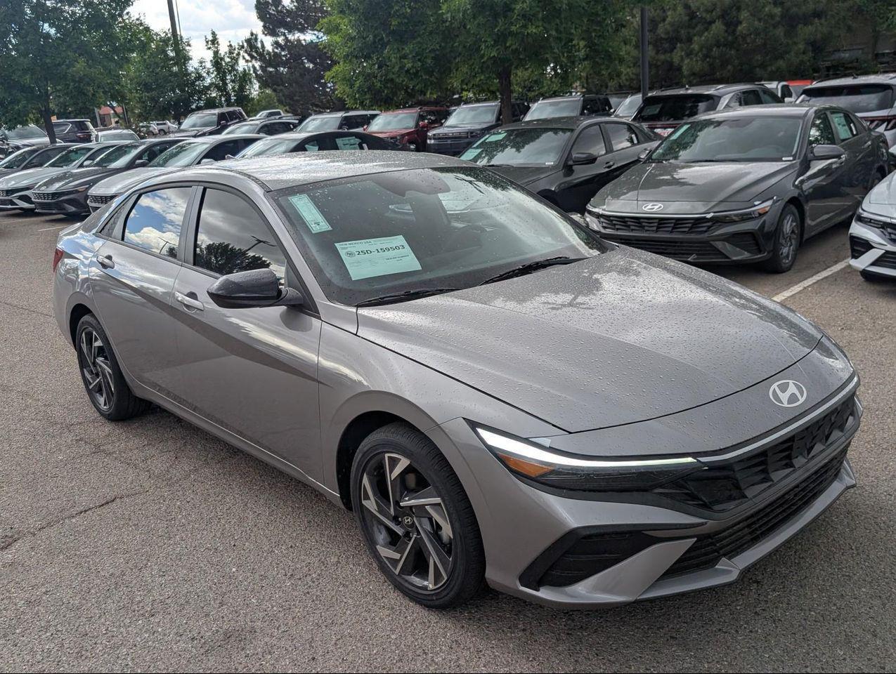 2025 Hyundai Elantra Hybrid SEL Sport photo 8