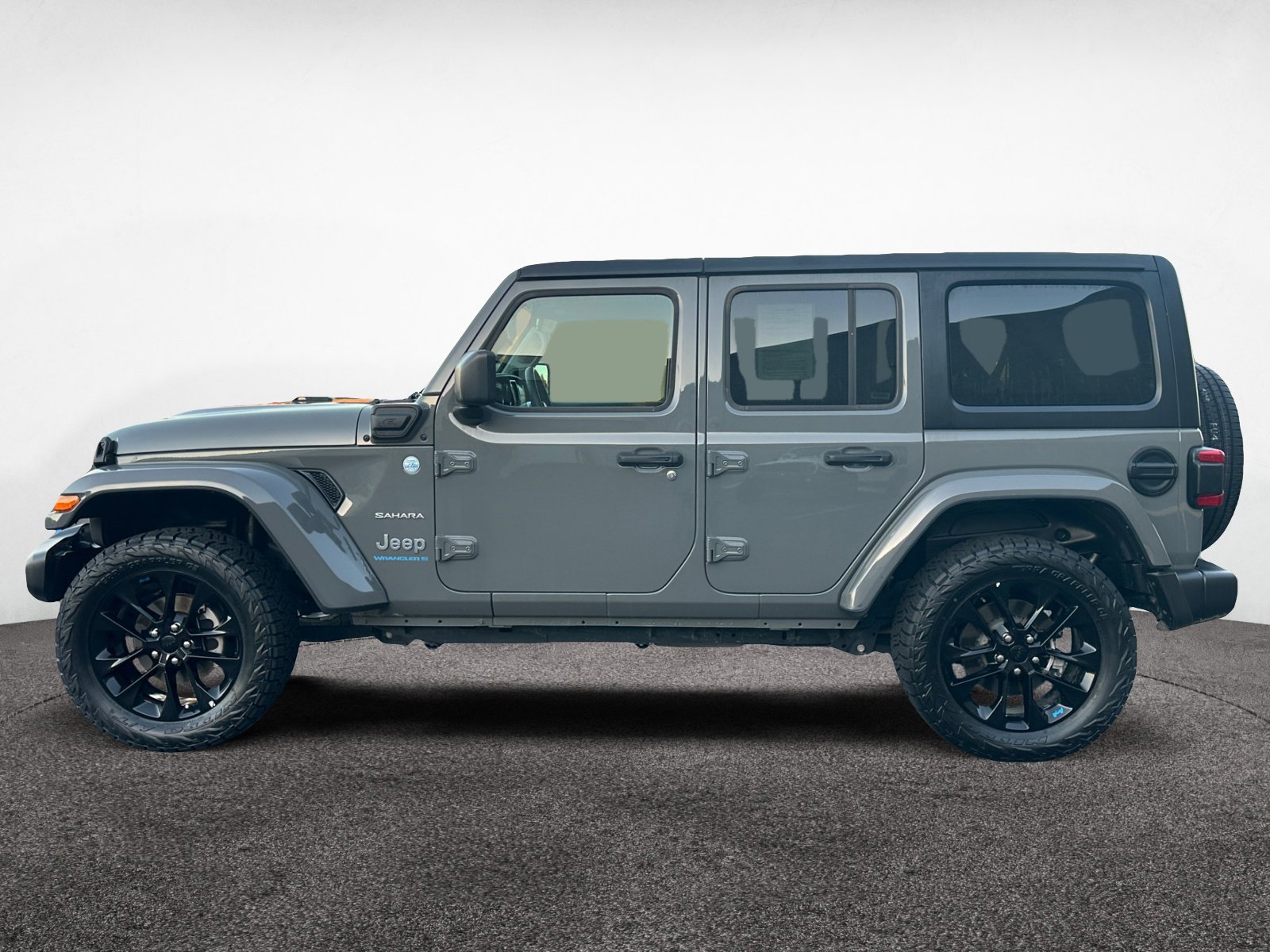 2023 Jeep Wrangler Sahara 4xe photo 2