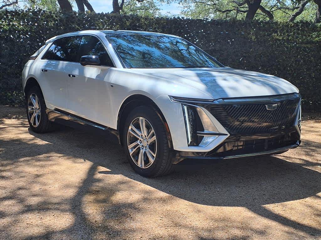 2024 Cadillac Lyriq Tech photo 3