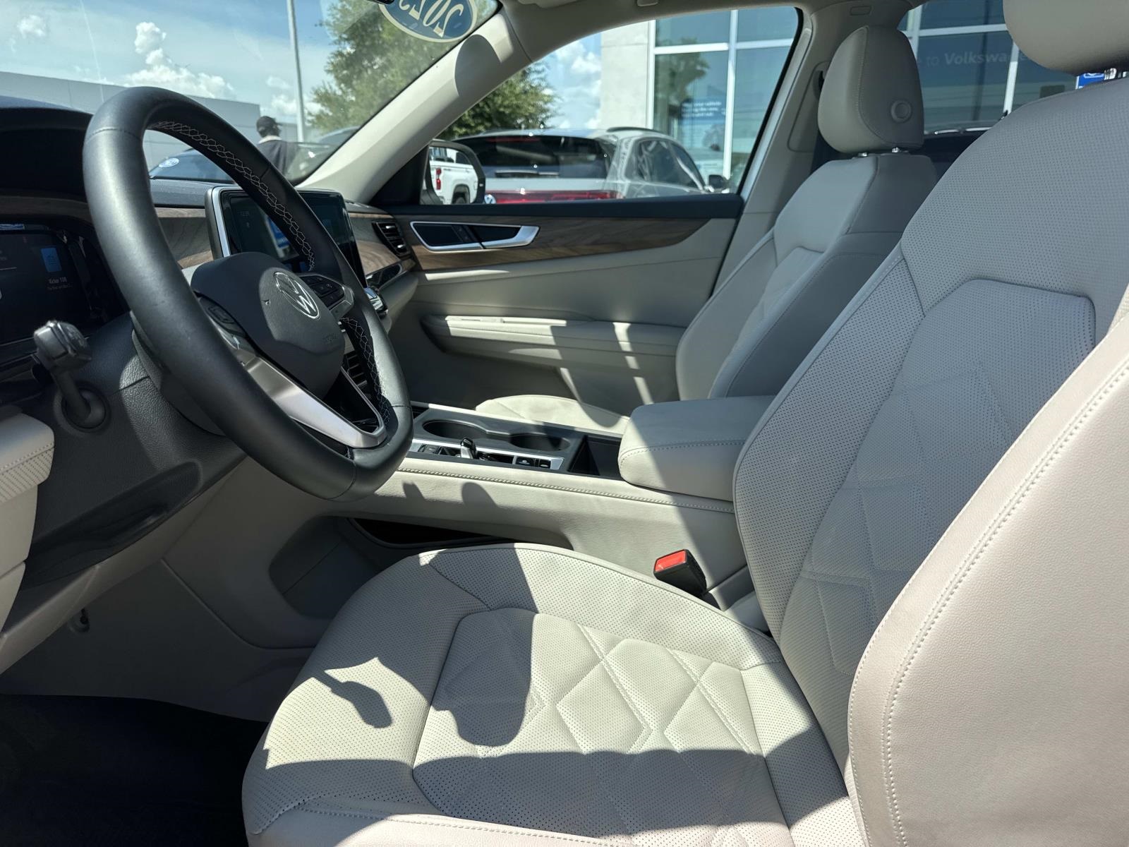 2025 Volkswagen Atlas SE photo 13