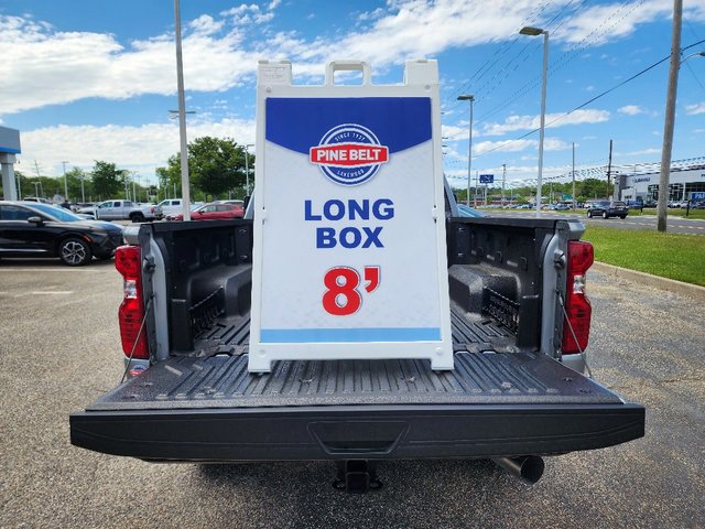2025 Chevrolet Silverado 2500HD Custom photo 5