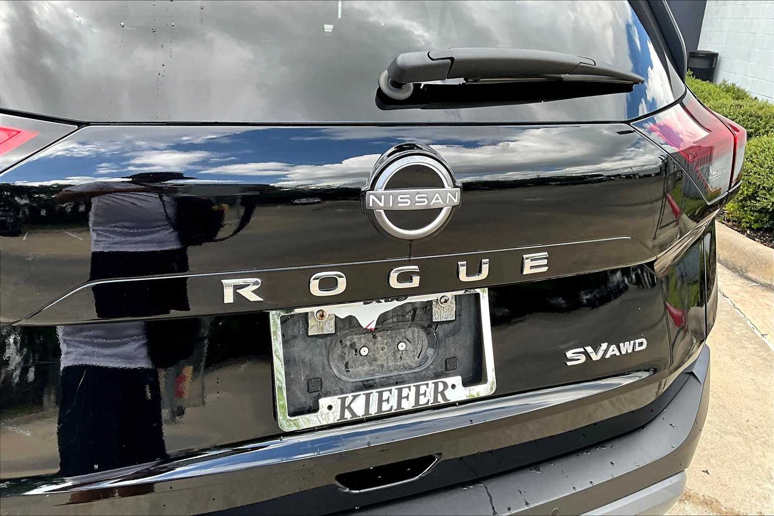 2023 Nissan Rogue SV photo 28