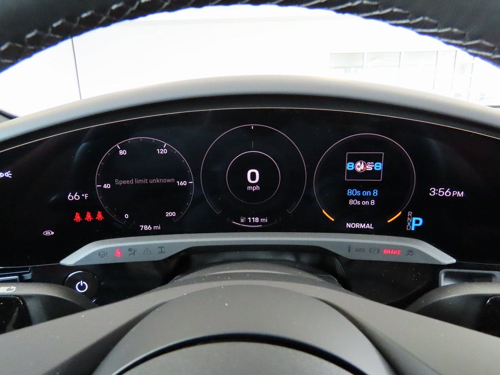 2023 Porsche Taycan photo 35