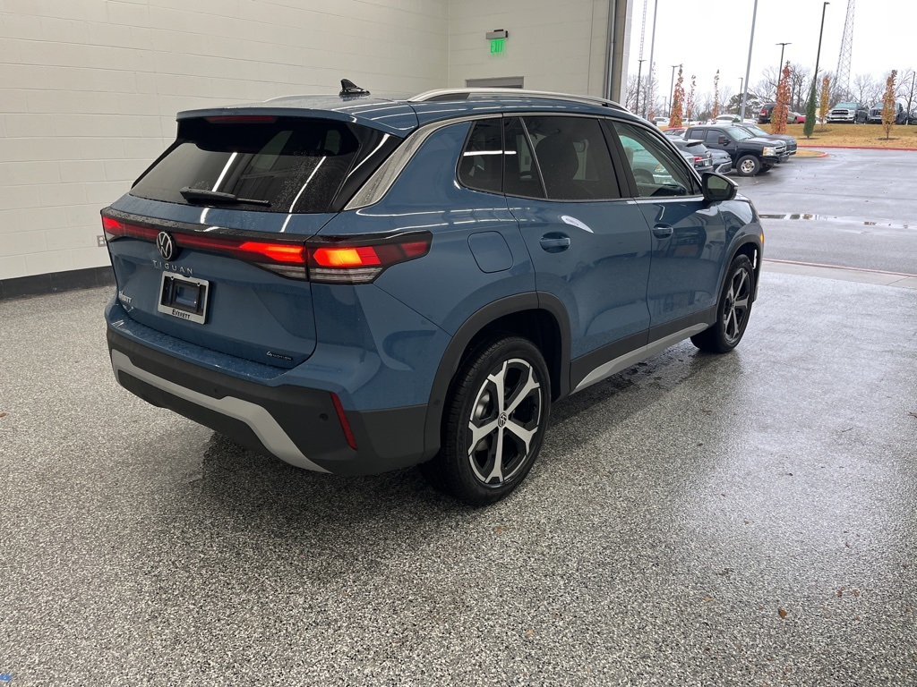2026 Volkswagen Tiguan SE photo 2