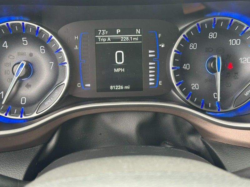 2022 Chrysler Voyager LX photo 18