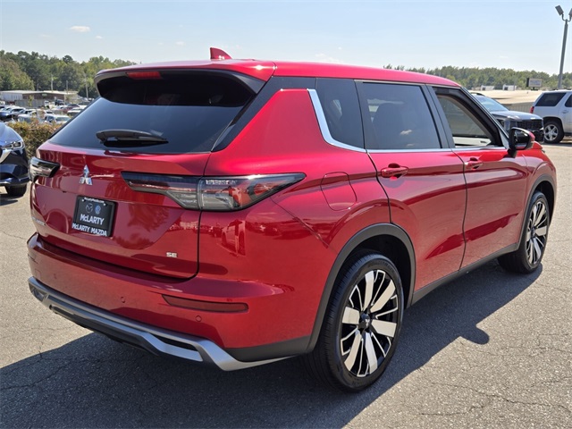 2025 Mitsubishi Outlander SE photo 3