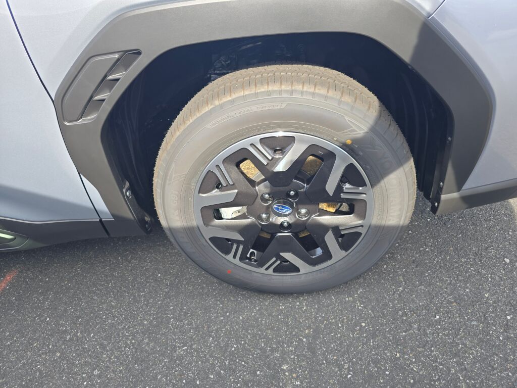 2025 Subaru Forester Premium photo 3