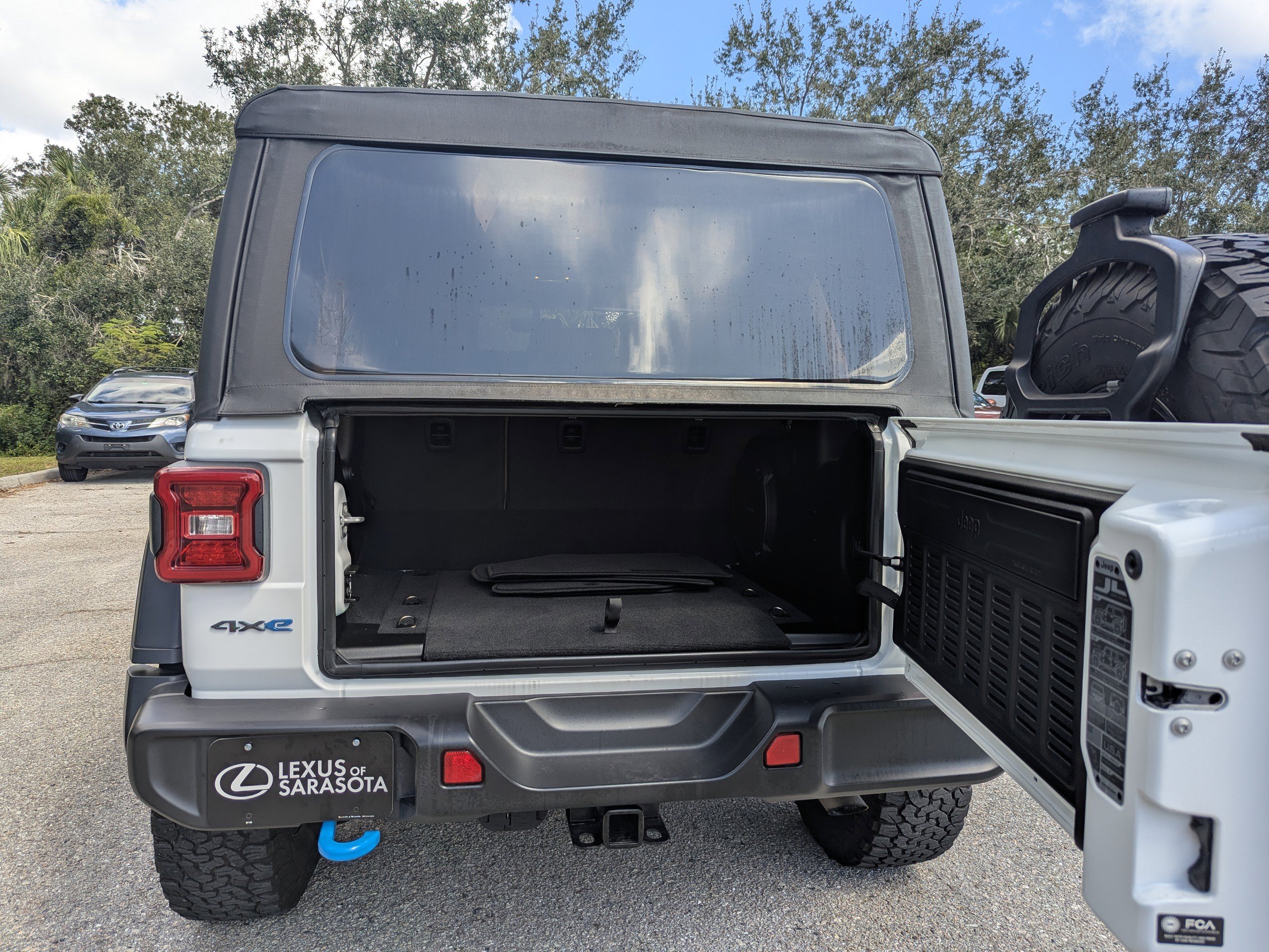 2022 Jeep Wrangler 4xe Unlimited Rubicon photo 10