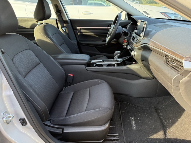 2023 Nissan Altima 2.5 SV photo 4
